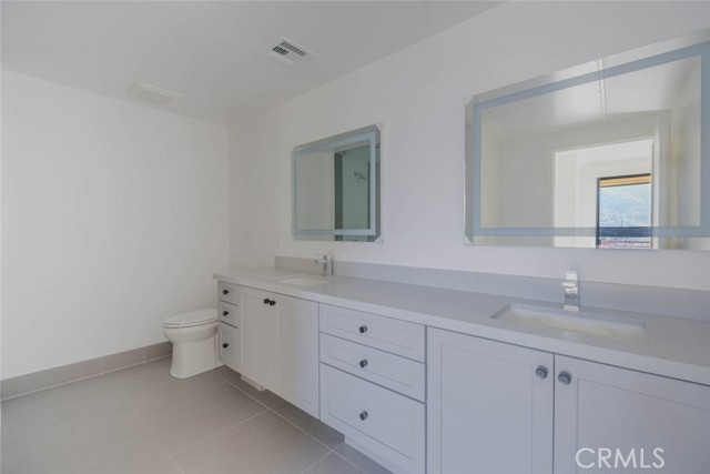 Detail Gallery Image 14 of 40 For 2608 Honolulu Ave #212,  Montrose,  CA 91020 - 2 Beds | 2 Baths