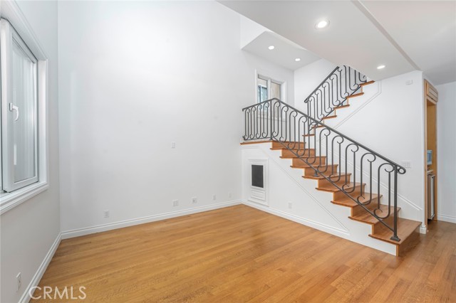 Detail Gallery Image 20 of 42 For 119 Opal Ave, Newport Beach,  CA 92662 - 3 Beds | 2/1 Baths