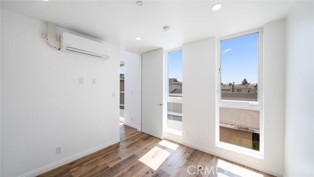 2306 Aviation Boulevard, Redondo Beach, California 90278, 4 Bedrooms Bedrooms, ,5 BathroomsBathrooms,Residential,Sold,Aviation,PV21200474