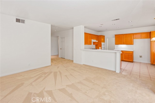 2311 Gillingham Circle, Thousand Oaks CA: https://media.crmls.org/medias/64d27221-732f-4819-9d94-c4fb9a2690ee.jpg