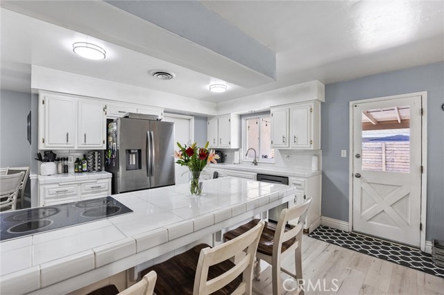 2105 Jason St, Bakersfield CA: https://media.crmls.org/medias/64d2c508-548d-43d7-8b7d-68c0b5c06de2.jpg