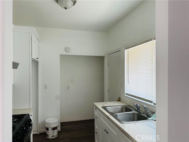 Detail Gallery Image 7 of 32 For 996 N Arrowhead Ave, San Bernardino,  CA 92410 - 2 Beds | 1 Baths