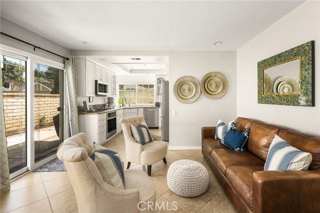 9 New Mdws, Irvine CA: https://media.crmls.org/medias/64d3e341-5497-461d-8ab7-aacd5a51d8c8.jpg