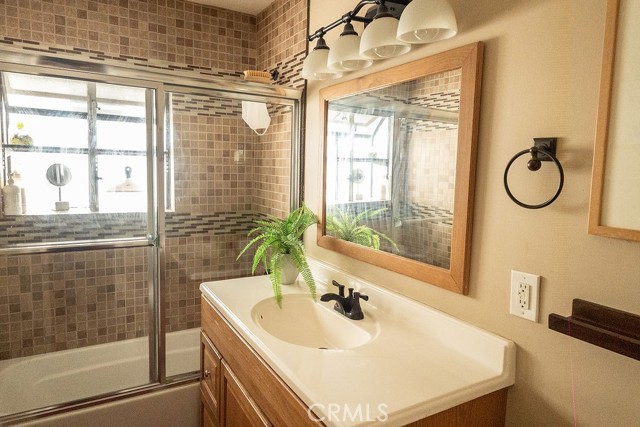 Detail Gallery Image 9 of 32 For 1321 E Appleton St #10,  Long Beach,  CA 90802 - 1 Beds | 1 Baths