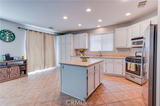 Detail Gallery Image 13 of 47 For 31893 Browning St, Murrieta,  CA 92563 - 4 Beds | 2/1 Baths