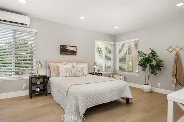4052 Escudero, Irvine CA: https://media.crmls.org/medias/64d55df3-9483-42a0-8c61-f86f8d906775.jpg