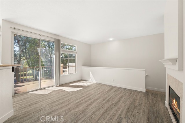 Image 6 of 35 For 8215 White Oak  19