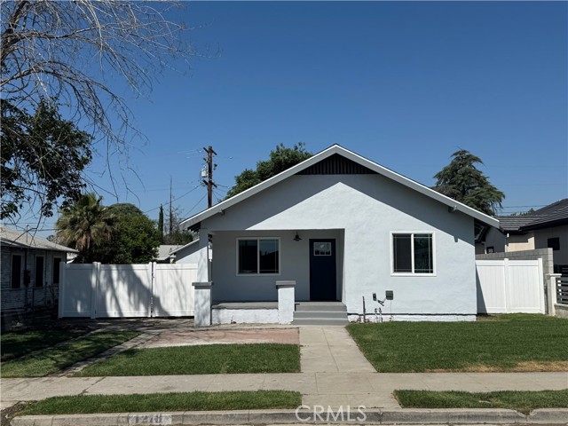 Detail Gallery Image 4 of 23 For 1278 Perris St, San Bernardino,  CA 92411 - 4 Beds | 2 Baths