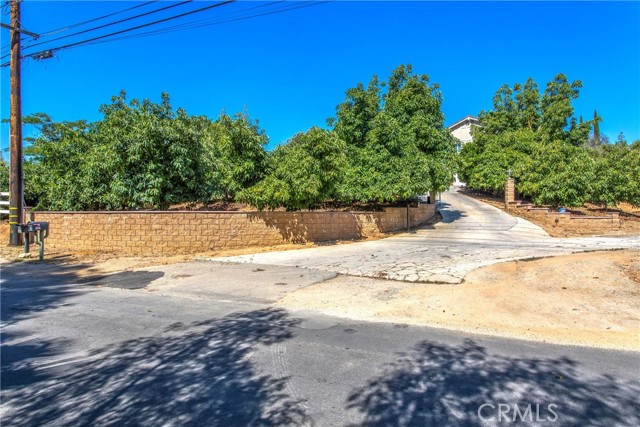 Detail Gallery Image 2 of 55 For 705 S Wabash Ave, Redlands,  CA 92374 - 3 Beds | 3 Baths