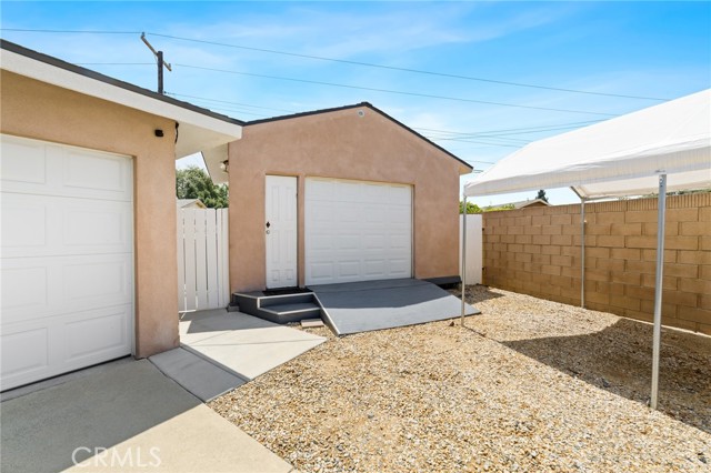 8710 Larkin Court, Riverside CA: https://media.crmls.org/medias/64d698d4-625c-4575-8271-caf663c6fba3.jpg