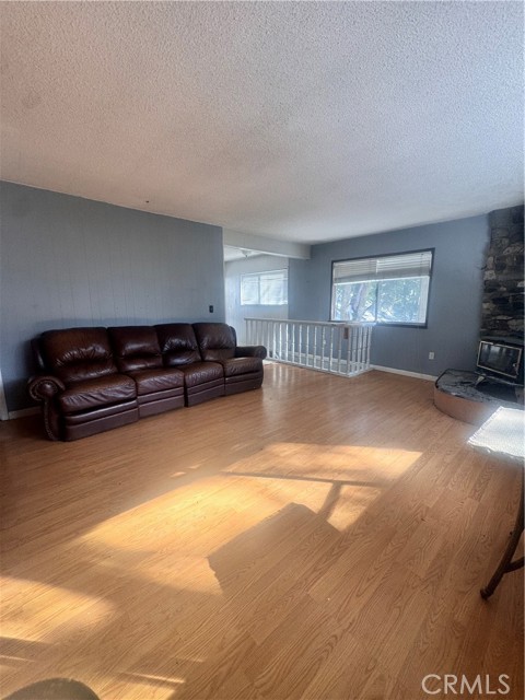 Detail Gallery Image 13 of 39 For 25286 North, Twin Peaks,  CA 92391 - 4 Beds | 3 Baths