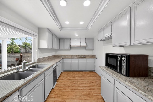 Detail Gallery Image 7 of 38 For 1836 Fairford Dr, Fullerton,  CA 92833 - 4 Beds | 2/1 Baths