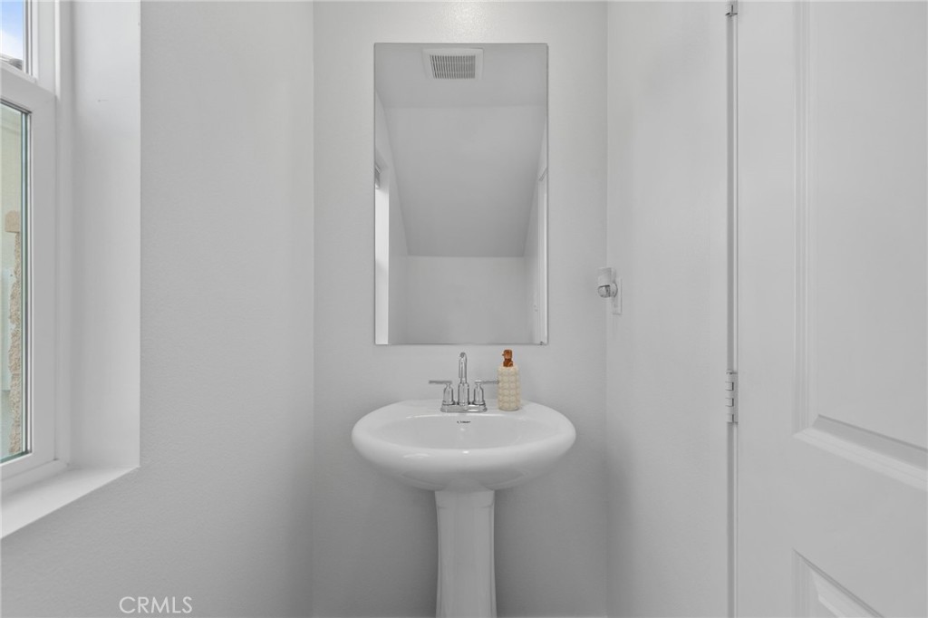 https://media.crmls.org/medias/64d790f7-09ea-4337-b322-7447e2b7d34b.jpg?preset=X-Large