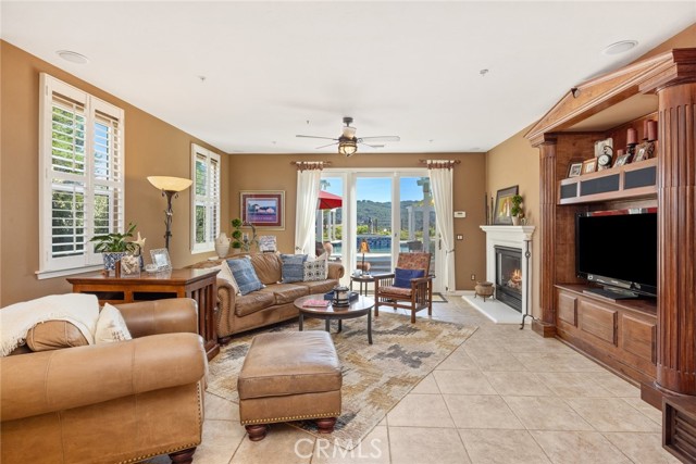 1549 Via Rojas, Templeton CA: https://media.crmls.org/medias/64d7e0e2-3a88-4ff3-88c4-47ba99c469a7.jpg