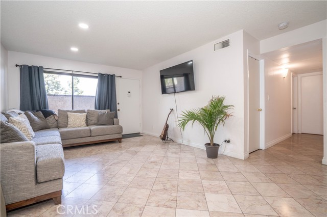 Detail Gallery Image 7 of 39 For 25035 Peachland Ave #174,  Newhall,  CA 91321 - 3 Beds | 2 Baths