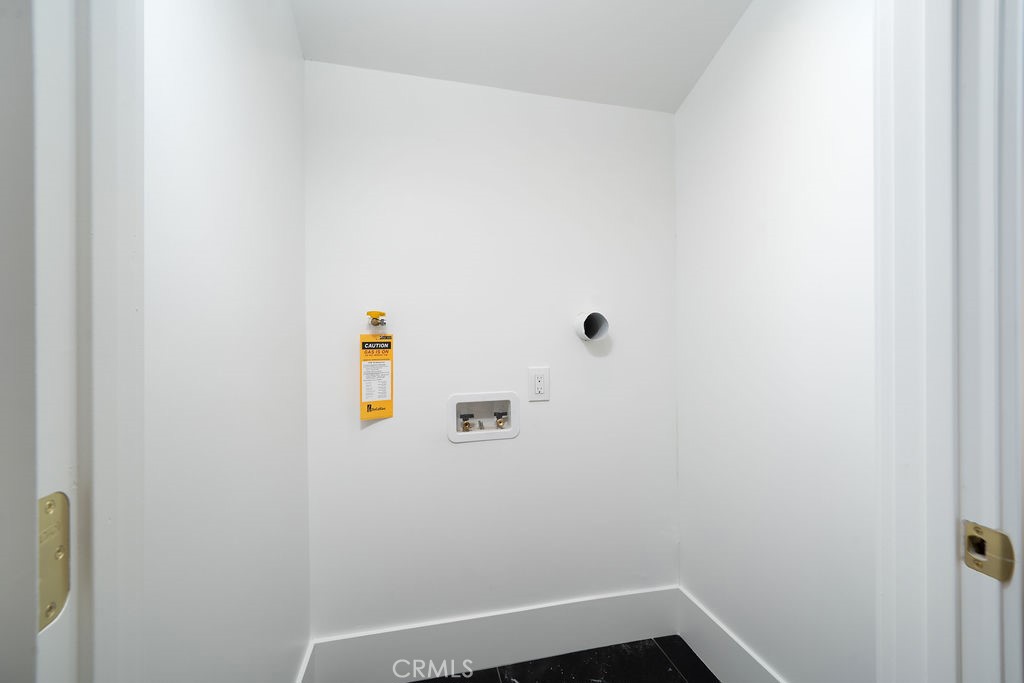 https://media.crmls.org/medias/64d8c8c0-f745-4d26-90b1-ba9fbe531f65.jpg?preset=X-Large