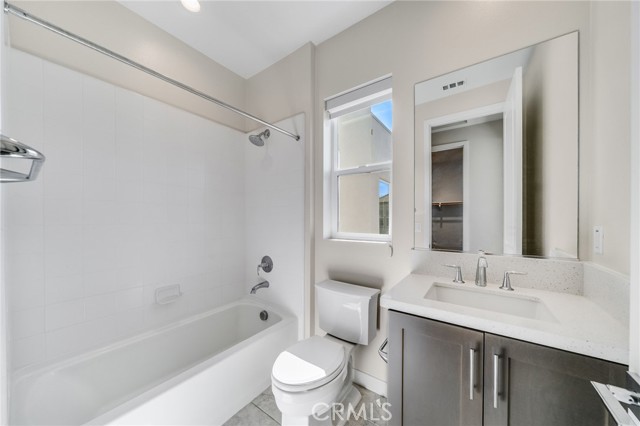 Detail Gallery Image 28 of 42 For 200 Holliston, Lake Forest,  CA 92630 - 4 Beds | 4 Baths