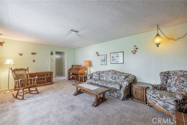 42631 51st W Street, Quartz Hill CA: https://media.crmls.org/medias/64d91140-f39c-4f90-b886-d04517aeb4c6.jpg