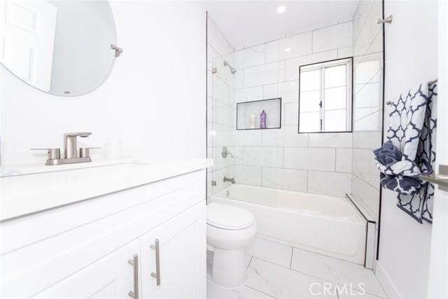 6225 Noble Avenue, Van Nuys CA: https://media.crmls.org/medias/64d96905-f67e-4769-ba36-006726a1ed2f.jpg