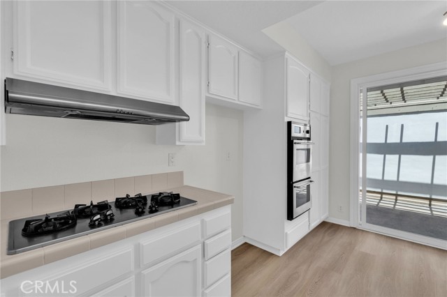 19562 Pompano Lane, Huntington Beach CA: https://media.crmls.org/medias/64d9b476-e428-4331-965b-82d50a26badf.jpg