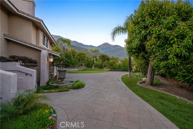 2565 Cliff Rd, Upland CA: https://media.crmls.org/medias/64da2488-b12d-4306-aa92-929b98a2f208.jpg