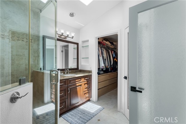 2517 Renata Court, Thousand Oaks CA: https://media.crmls.org/medias/64da2f10-b442-46d7-98ef-e110bd89d98c.jpg