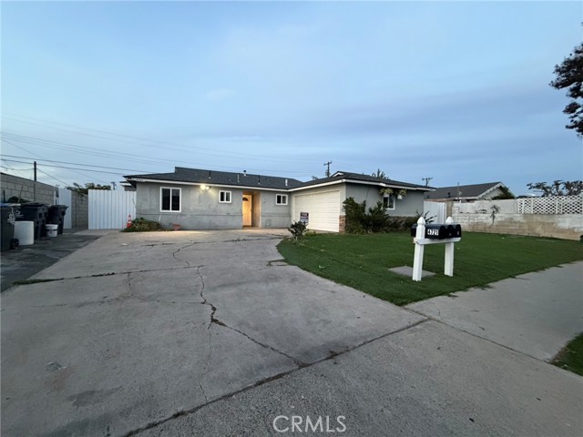 Detail Gallery Image 2 of 16 For 4721 W Oakfield Ave #1,  Santa Ana,  CA 92703 - 4 Beds | 2 Baths