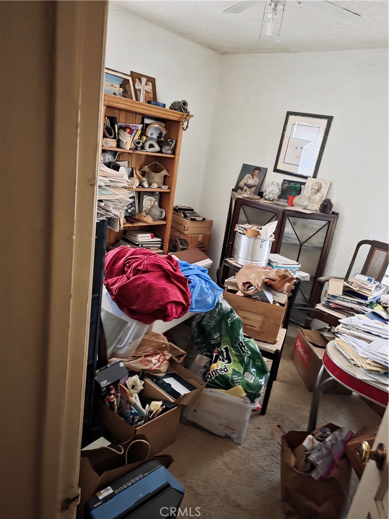 https://media.crmls.org/medias/64dab3f2-5759-405c-81ae-0166b6bfa46c.jpg?preset=X-Large