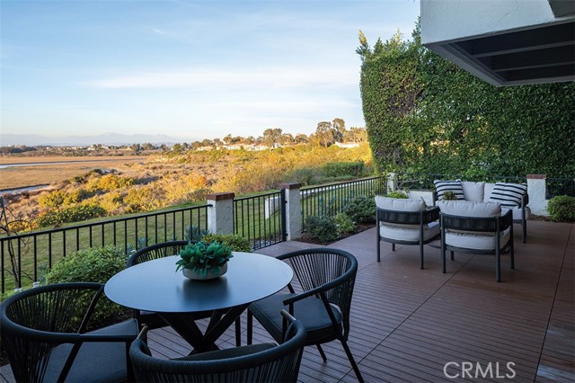 Detail Gallery Image 15 of 28 For 2175 Vista Entrada, Newport Beach,  CA 92660 - 3 Beds | 2/1 Baths