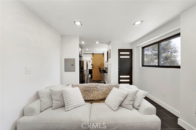 Detail Gallery Image 27 of 44 For 4009 Weslin Ave, Sherman Oaks,  CA 91423 - 3 Beds | 3 Baths