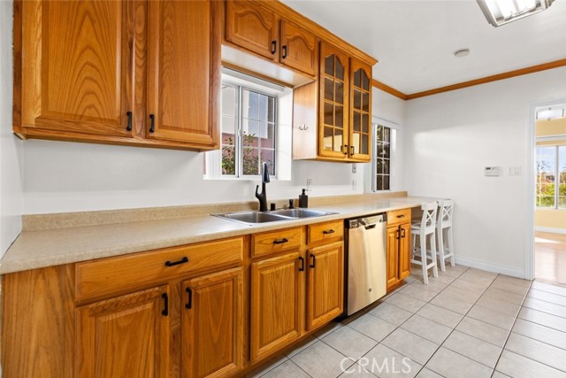 1941 W Kenneth Road, Glendale CA: https://media.crmls.org/medias/64dbf28a-d6e0-4dec-954d-6de3852607ec.jpg