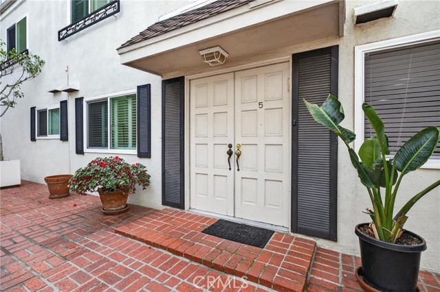 Detail Gallery Image 4 of 46 For 1830 Kelton Ave #5,  Los Angeles,  CA 90025 - 3 Beds | 2/1 Baths