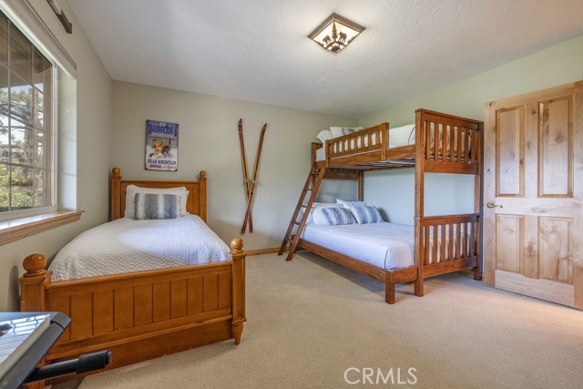 Detail Gallery Image 32 of 50 For 305 Starlight Cir, Big Bear Lake,  CA 92315 - 3 Beds | 2/1 Baths