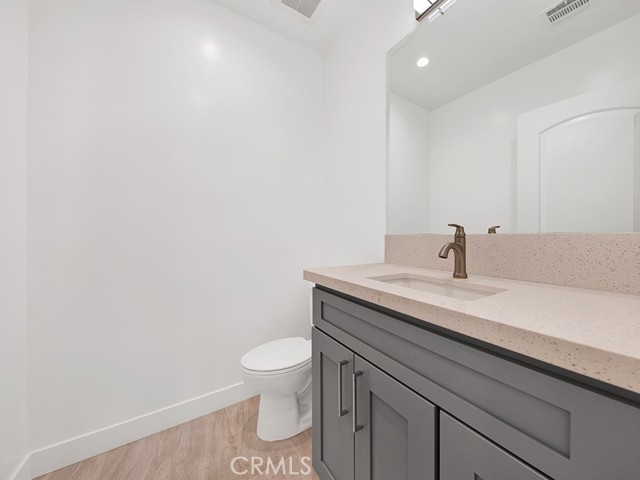 Detail Gallery Image 6 of 18 For 8600 Bluffdale Dr, Sun Valley,  CA 91352 - 3 Beds | 2/1 Baths