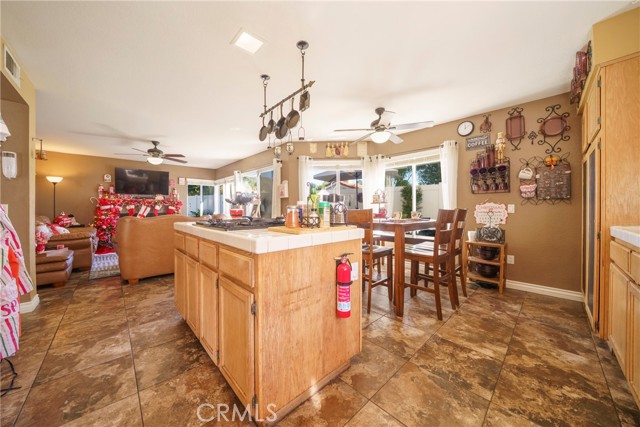 Detail Gallery Image 18 of 53 For 28947 Glenrock Pl, Highland,  CA 92346 - 5 Beds | 3 Baths