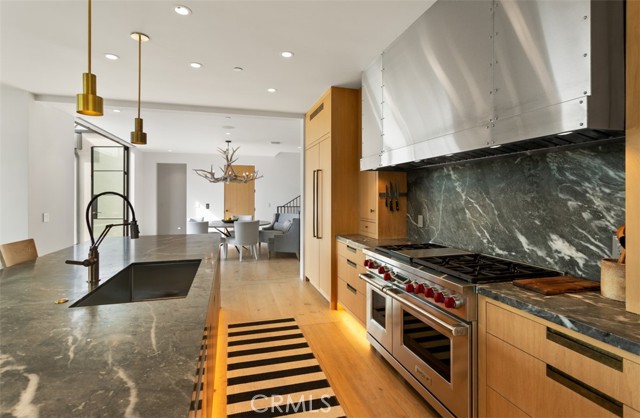 1703 E Ocean Boulevard, Newport Beach CA: https://media.crmls.org/medias/64dd8468-995c-4ff5-a439-f8bf62109571.jpg