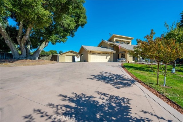 Detail Gallery Image 1 of 71 For 10325 Circle Oak Dr, Atascadero,  CA 93422 - 2 Beds | 2 Baths