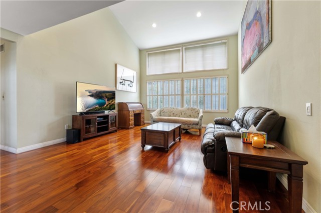 Detail Gallery Image 2 of 39 For 2116 via Caliente, Fullerton,  CA 92833 - 5 Beds | 3 Baths