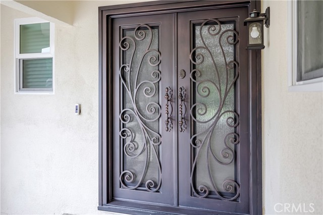 Detail Gallery Image 1 of 44 For 16840 Superior St, Northridge,  CA 91343 - 4 Beds | 3 Baths