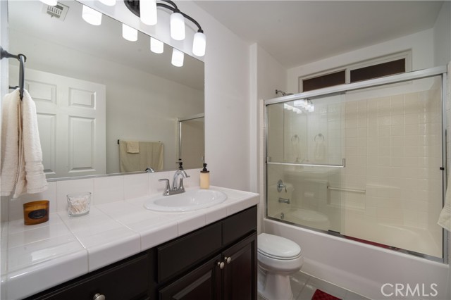 Detail Gallery Image 10 of 17 For 14557 Cambria Way, Sylmar,  CA 91342 - 4 Beds | 3 Baths