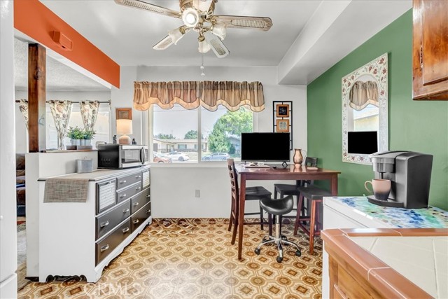 4825 Putter Lane, Bakersfield CA: https://media.crmls.org/medias/64df9424-d910-4ab4-b202-3365f77ffb7f.jpg