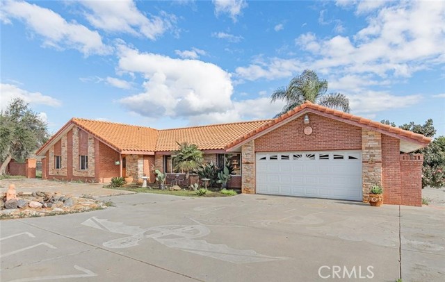 Detail Gallery Image 3 of 30 For 14505 Estelle Mountain Rd, Perris,  CA 92570 - 3 Beds | 2/1 Baths