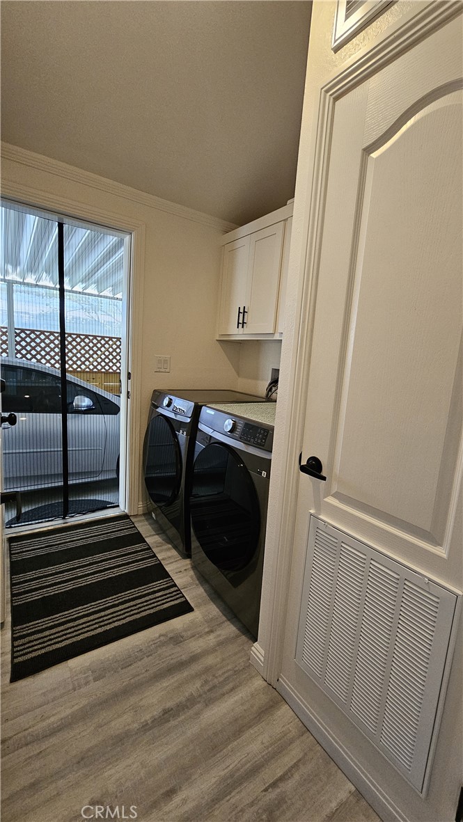 350 El Camino Real - photo 17