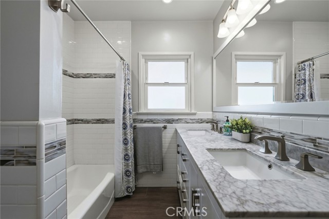 Detail Gallery Image 16 of 39 For 1025 N Screenland Dr, Burbank,  CA 91505 - 3 Beds | 2 Baths