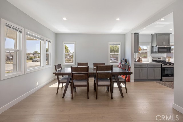 Detail Gallery Image 5 of 31 For 800 W 101 St, Los Angeles,  CA 90044 - 4 Beds | 2/1 Baths