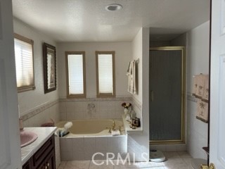 https://media.crmls.org/medias/64e25190-364b-401d-8635-d1292654d4f9.jpg?preset=X-Large