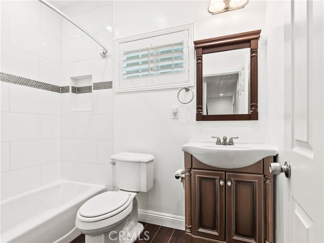 2128 E 3rd Street, Los Angeles CA: https://media.crmls.org/medias/64e266a9-4a4b-468f-b18e-fc577f5b3a13.jpg