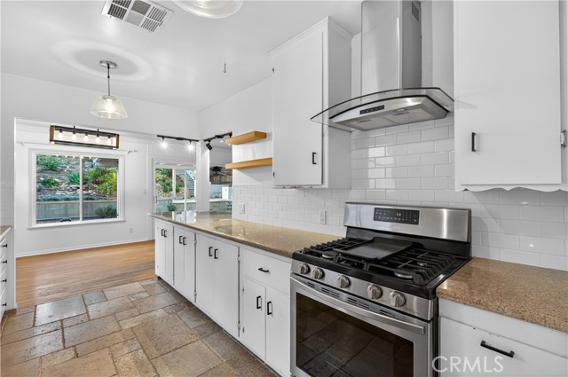 Detail Gallery Image 5 of 16 For 5007 Canoga Avenue, Woodland Hills,  CA 91364 - 3 Beds | 2 Baths