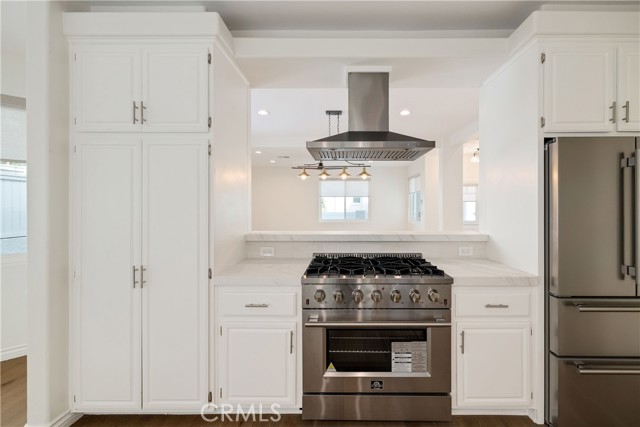 Detail Gallery Image 13 of 56 For 1707 Marshallfield #B,  Redondo Beach,  CA 90278 - 3 Beds | 3 Baths