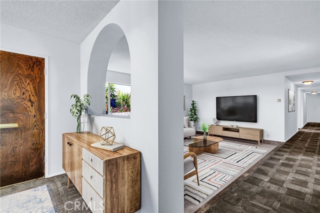 4637 W 132nd Street, Hawthorne CA: https://media.crmls.org/medias/64e34e01-c831-40bb-9522-9ccc48feb68b.jpg